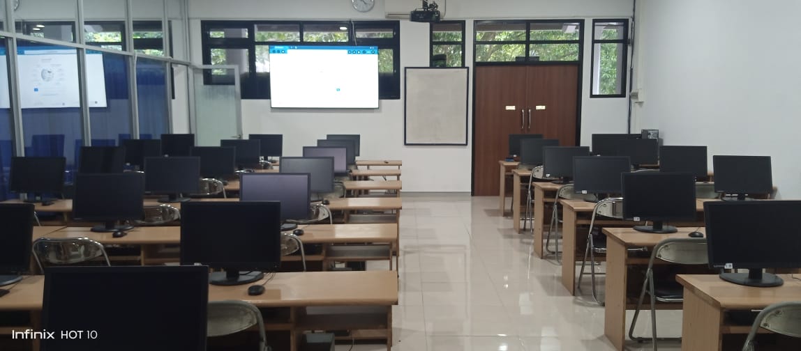 Lab Informatika B Gedung E lantai 2