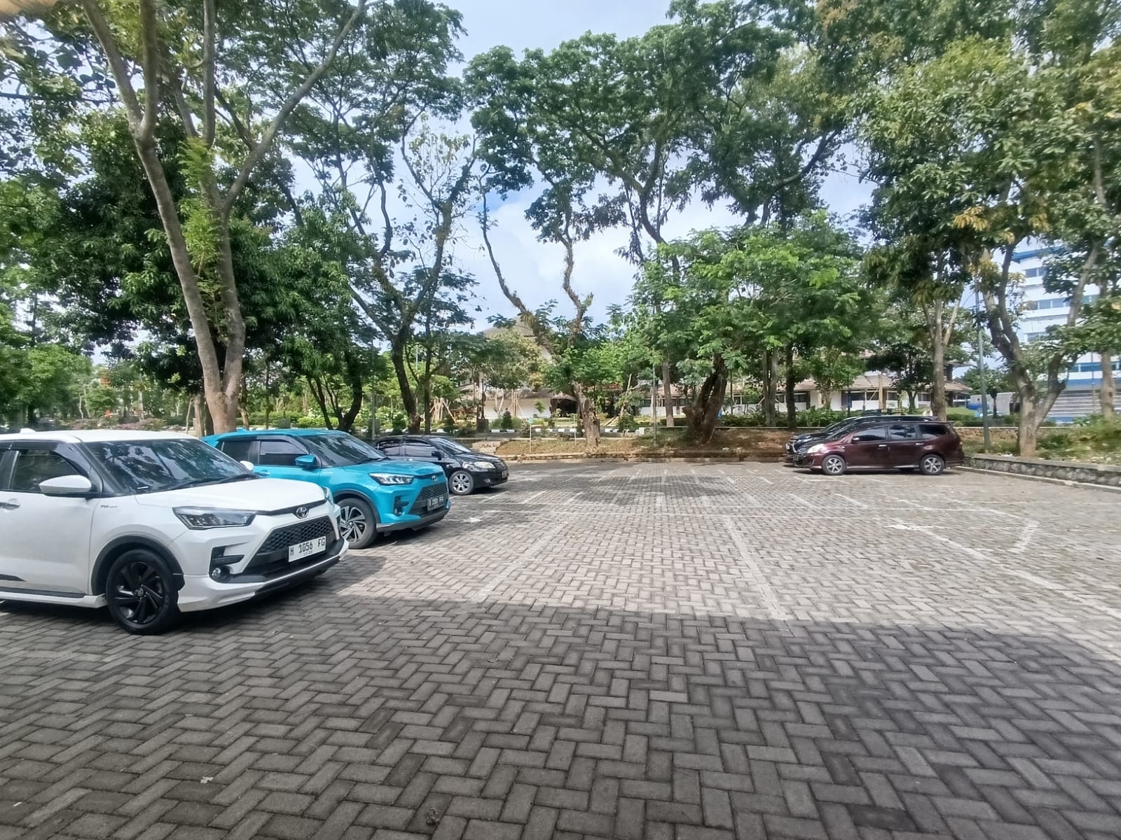 parkir-mobil-t.perkapalan
